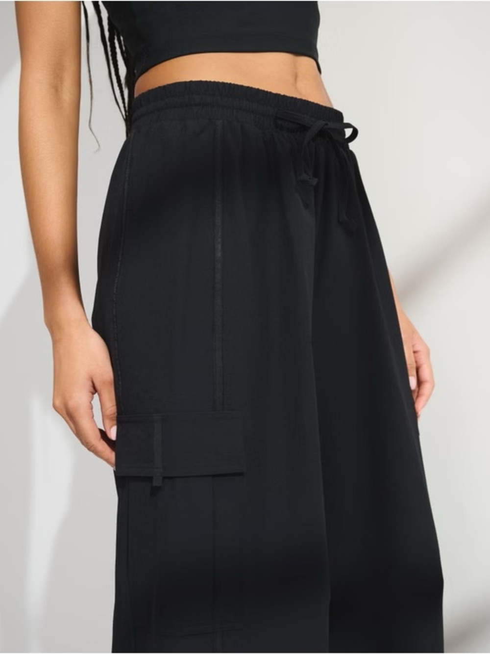 Like New: Abercrombie YPB Convertible Balloon Pant in Black - Size XS - Picture 6 of 6